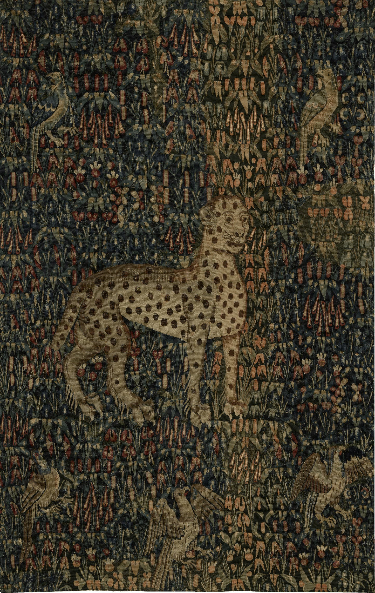 Medieval Millefleur Reproduction: Spotted Leopard with Birds Amongst Flourishing Foliage – A Masterpiece of Nature’s Harmony RE691486