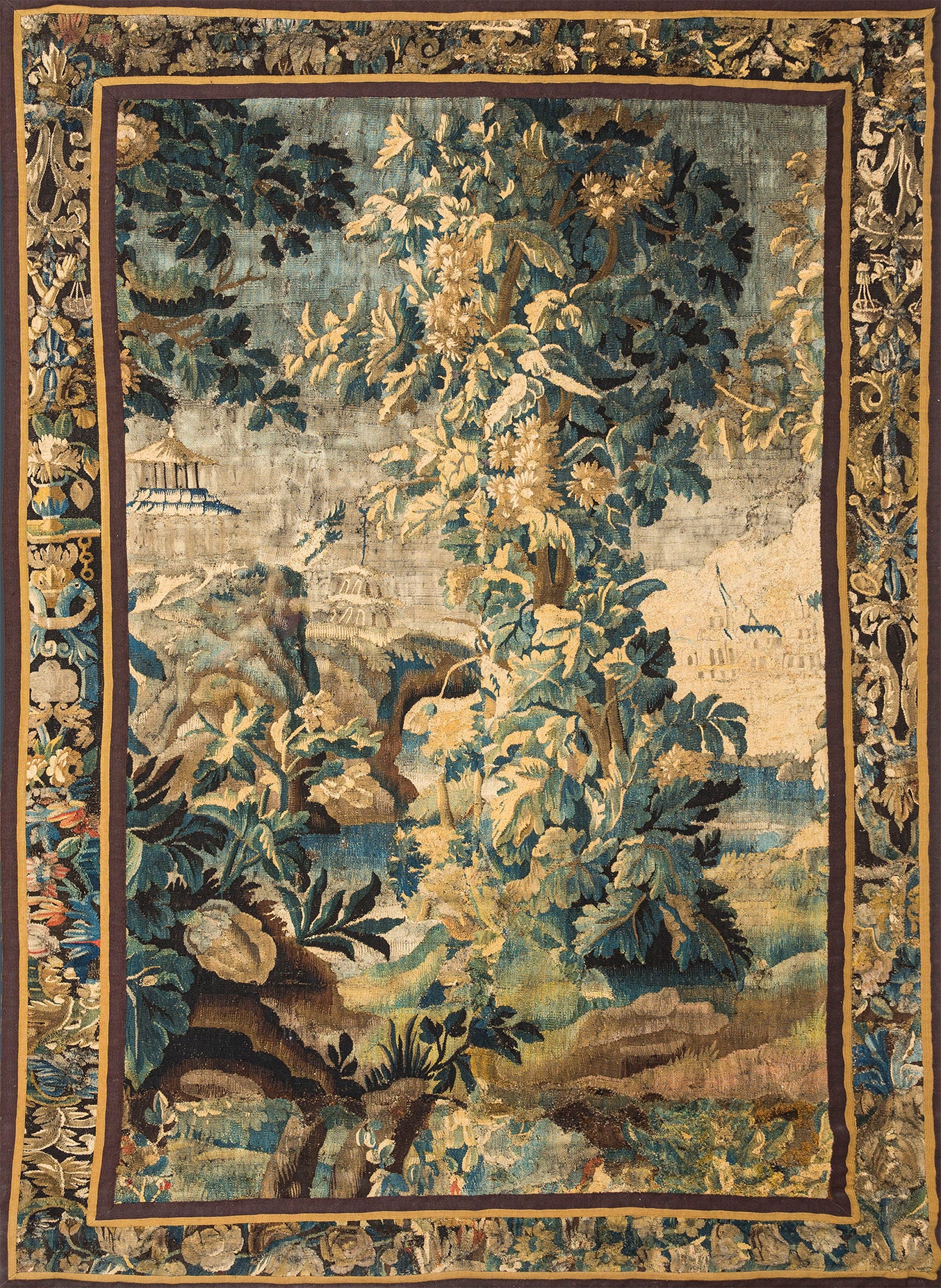 The Cascading Verdure Column: A Tapestry of Vertical Majesty, Botanical Drama, and Quiet Grandeur RE735535