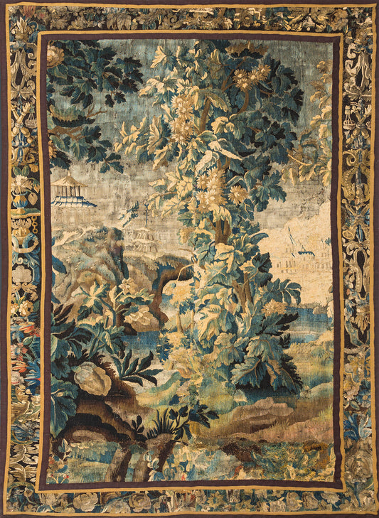 The Cascading Verdure Column: A Tapestry of Vertical Majesty, Botanical Drama, and Quiet Grandeur RE735535