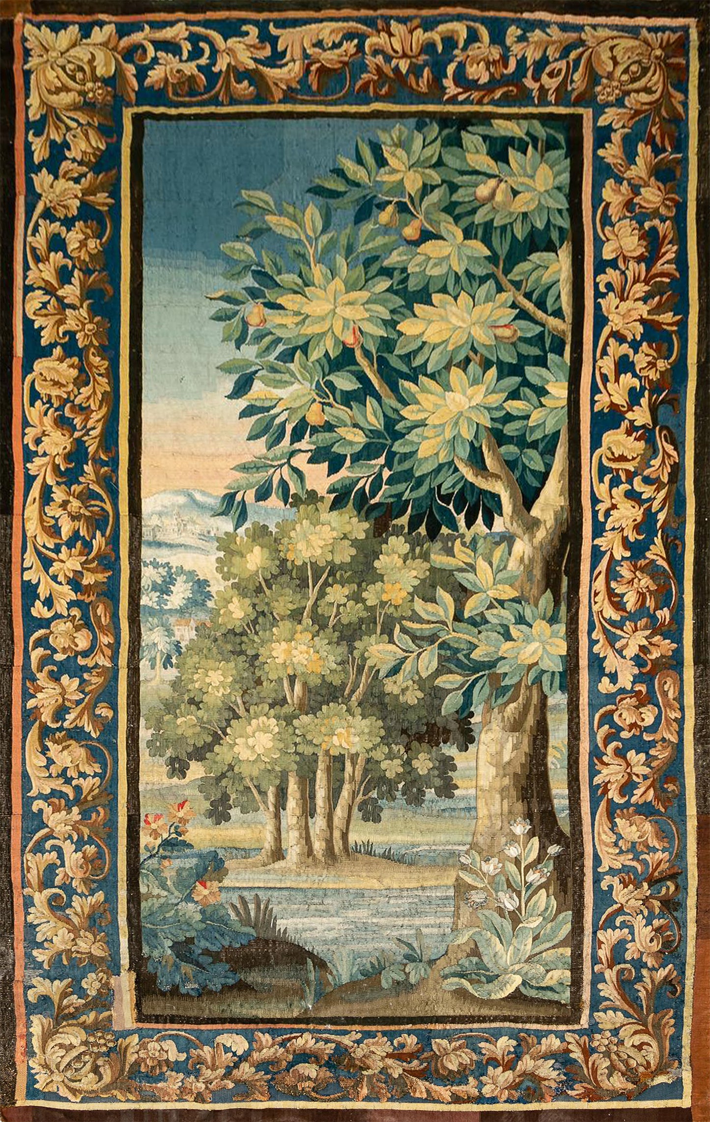 The Laurel Grove in Gentle Repose: A Verdant Tapestry of Intimacy, Elegance, and Botanical Wit RE816420